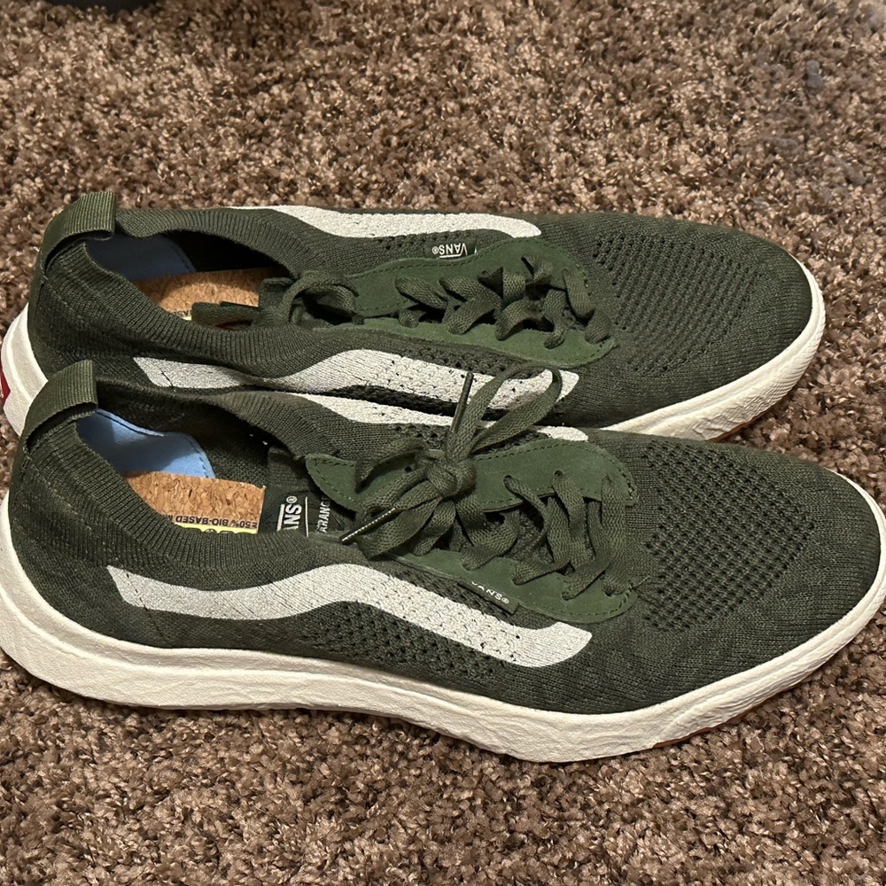 Men’s size 11 Vans Ultra Range shoes